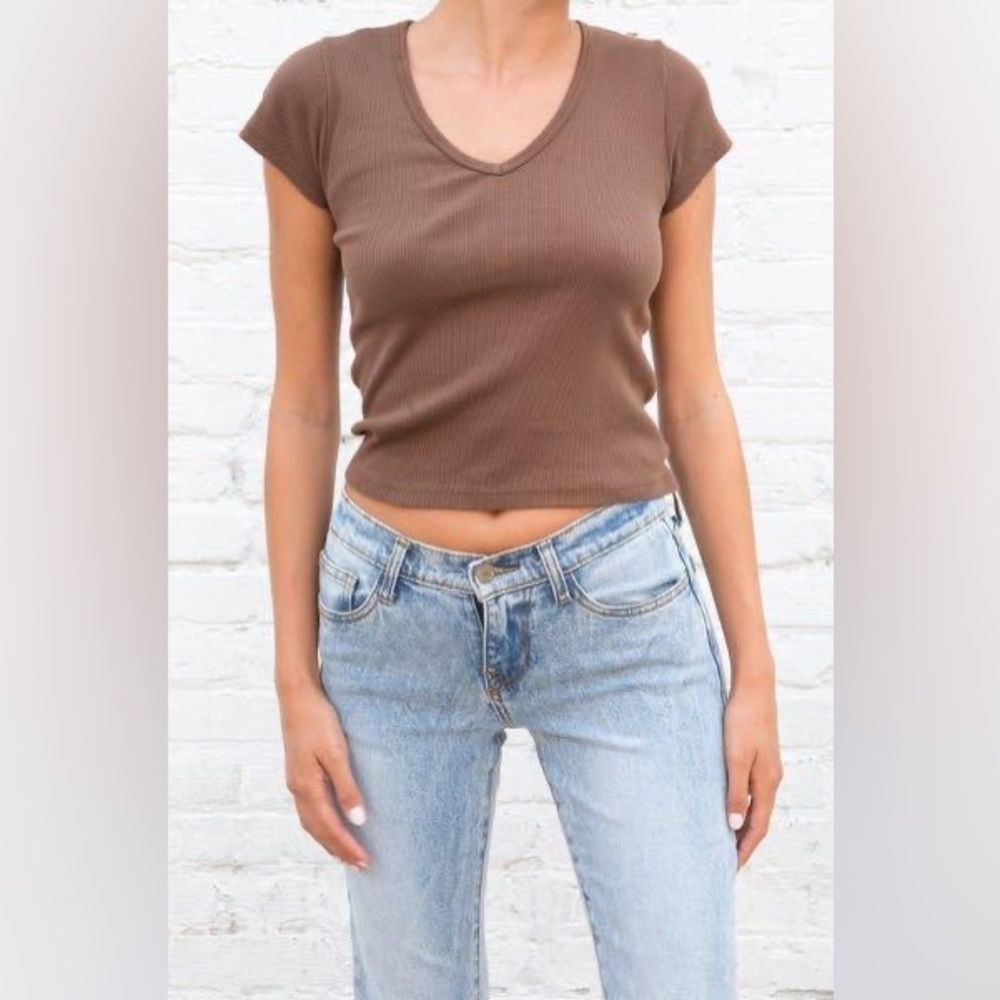 Brandy Melville Ashlyn v neck top